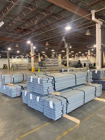 More Photos Of 1 Cain Pky, Rochelle Manufacturing For Lease