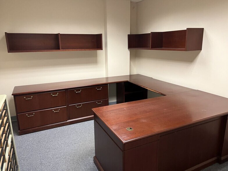 More Photos Of 753 Boston Post Rd, Guilford Office For Lease