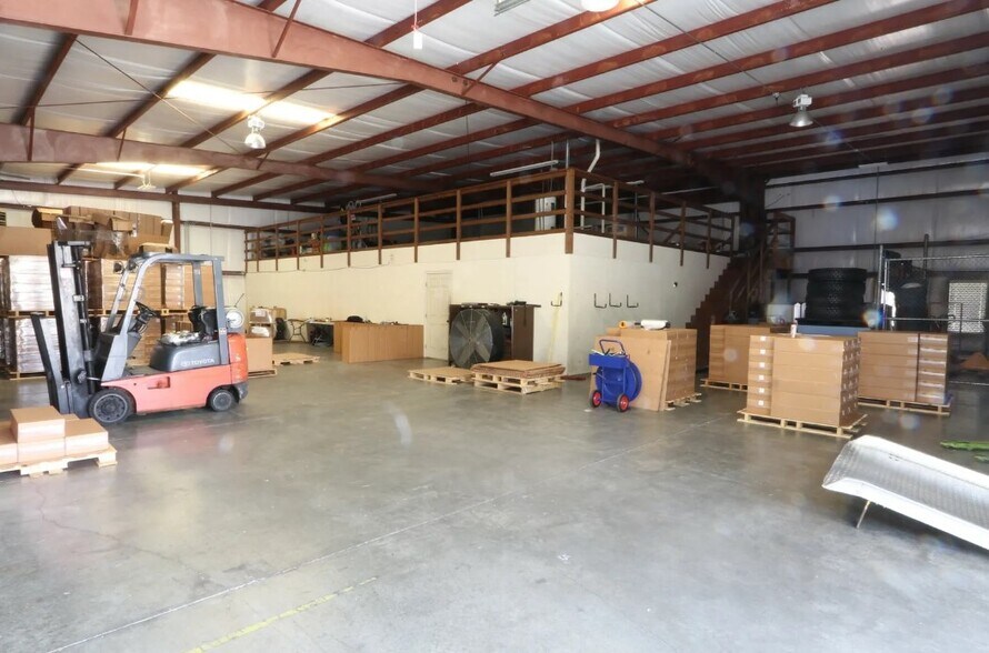 More Photos Of 5346 Palmero Ct, Buford Light Distribution For Sale