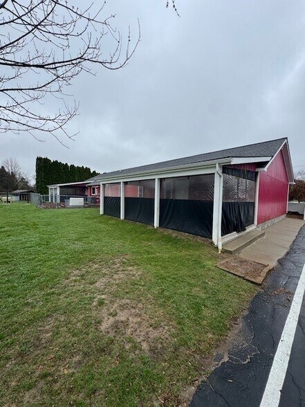 More Photos Of 120 W Willis Rd, Saline Specialty For Sale