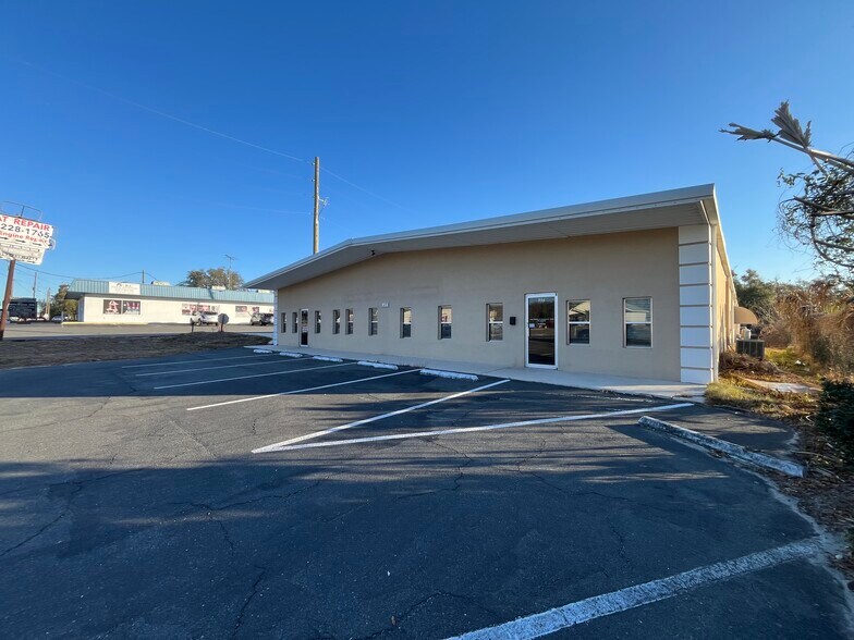 More Photos Of 956 S US Highway 41, Inverness Warehouse For Sale
