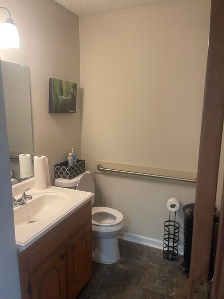 More Photos Of 8211 Summa Ave, Baton Rouge Office For Lease