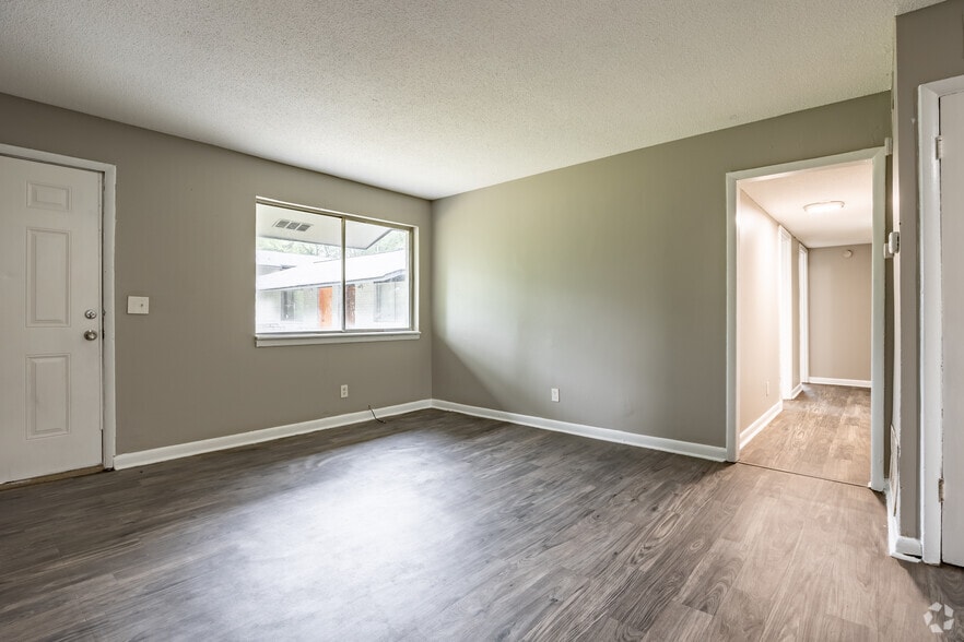 More Photos Of 3937 Glenwood Rd, Decatur Apartments For Sale