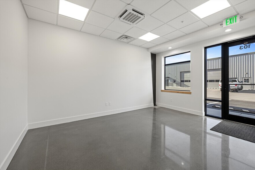 More Photos Of 2517 Logan St, Richland Service For Sale