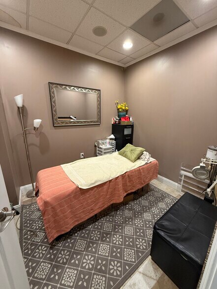 More Photos Of 1901 West St, Annapolis Apartments For Lease