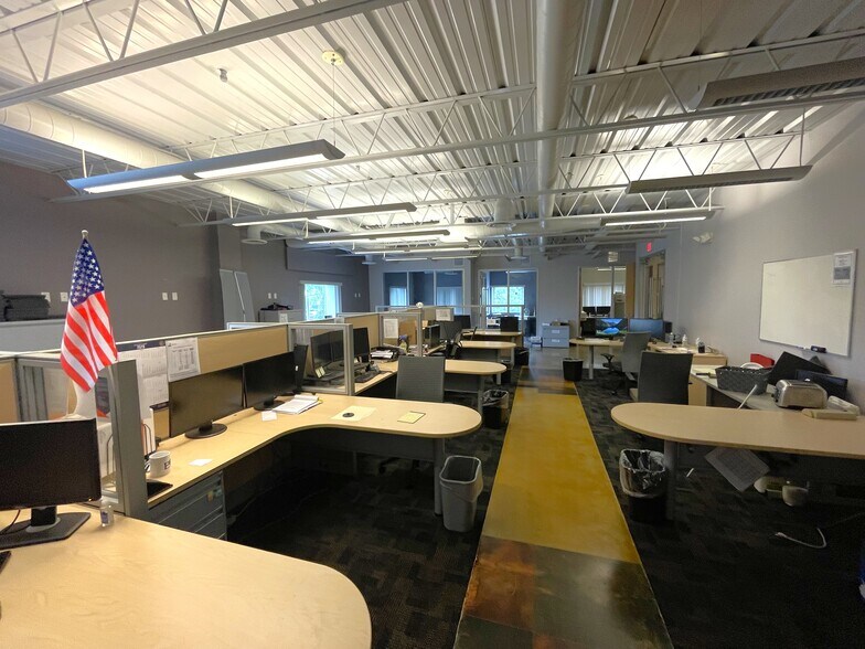 More Photos Of 5402 W Laurel St, Tampa Loft Creative Space For Sale