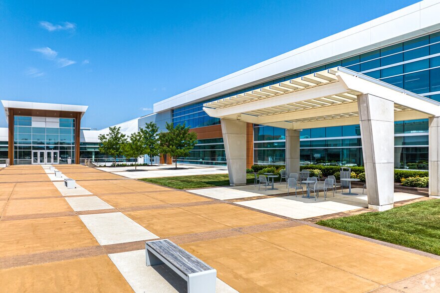 More Photos Of 6800 W 115th St, Overland Park Office For Lease