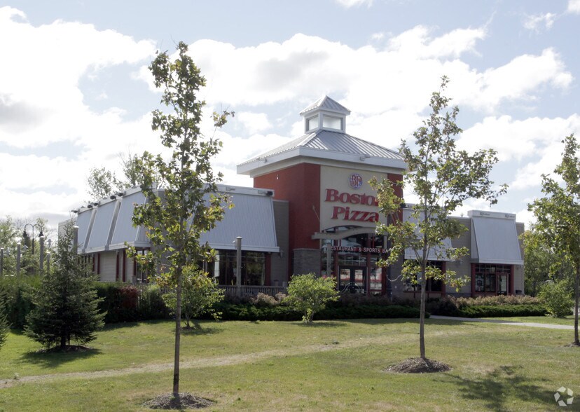 More Photos Of 253 The Queensway S, Georgina Restaurant For Lease