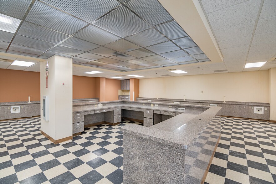 More Photos Of 300 Midtown Dr, Beaufort Medical For Lease
