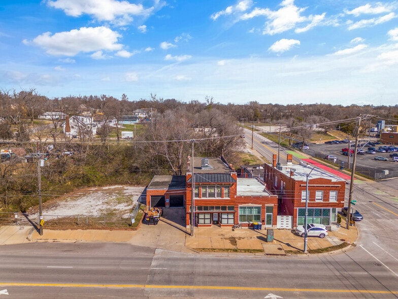 More Photos Of 2510 E 85th St, Kansas City Flex For Sale
