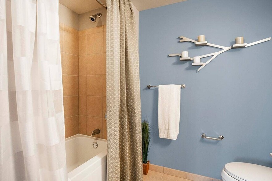 More Photos Of 555 W Kinzie St, Chicago Multifamily For Sale