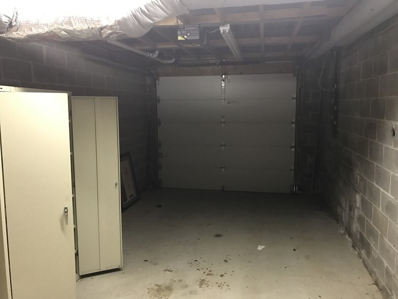 More Photos Of 2970 Corporate Ct, Orefield Medical For Lease