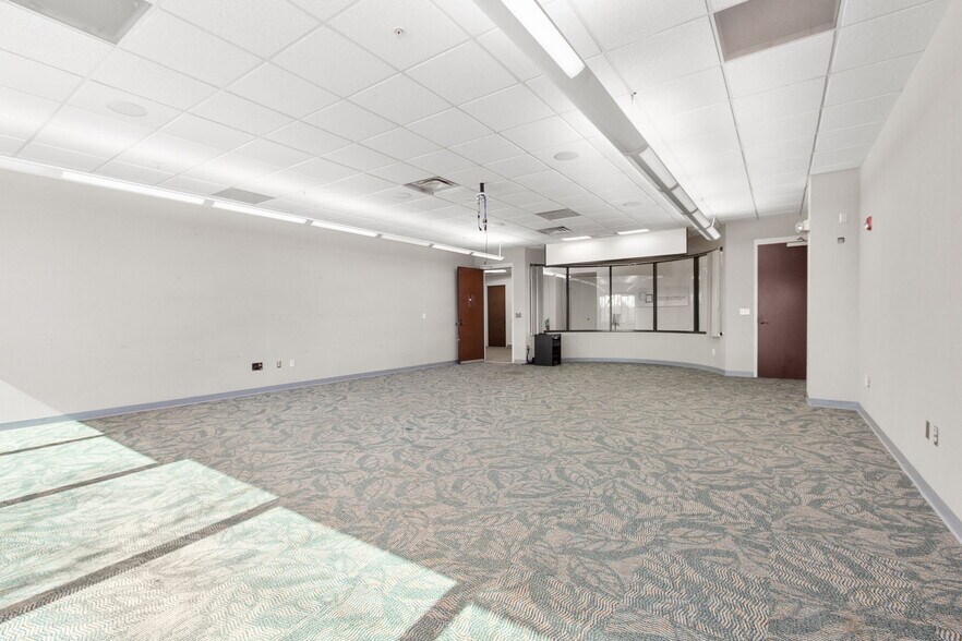 More Photos Of 10304 Spotsylvania Ave, Fredericksburg Office For Lease