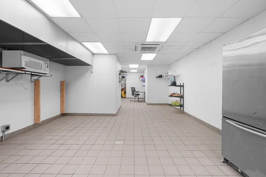 More Photos Of 105 McCreary St, Fort Branch Storefront Retail Office For Sale