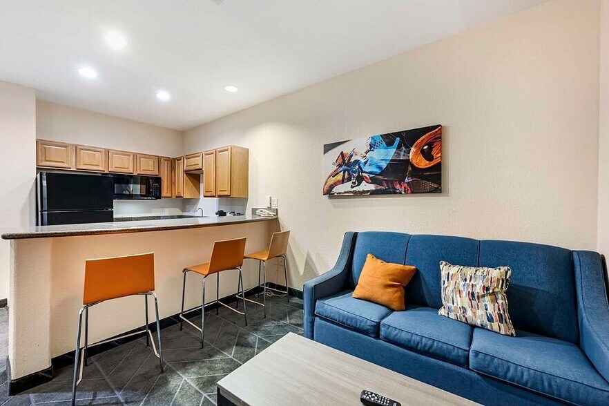More Photos Of 5310 Englewood Ave, Lubbock Hotel For Sale