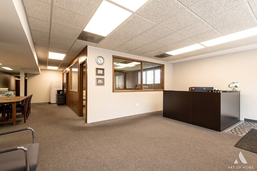 More Photos Of 7922 S Pulaski Rd, Chicago Office For Sale