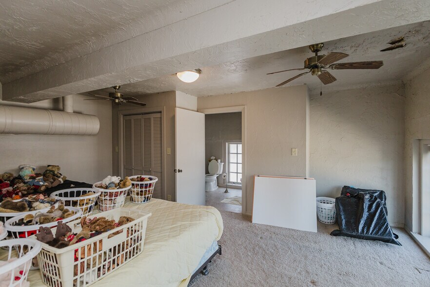 More Photos Of 920 Millington St, Winfield Storefront Retail Office For Sale