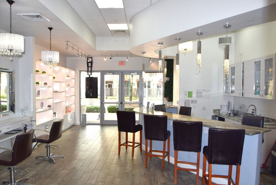 More Photos Of 115 Front St, Jupiter Unknown For Lease