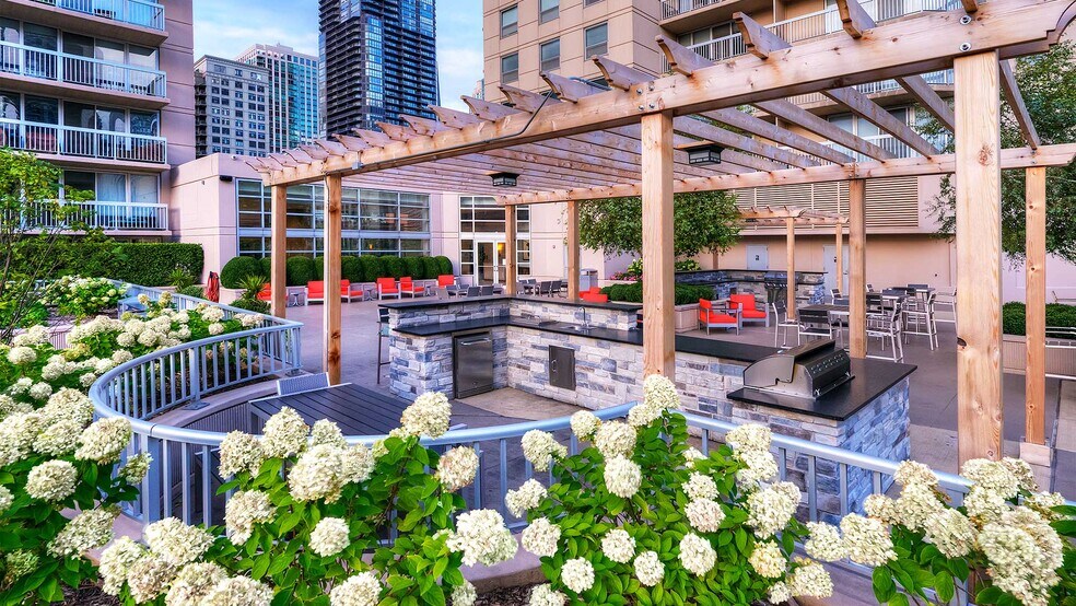 More Photos Of 540 N State St, Chicago Apartments For Lease