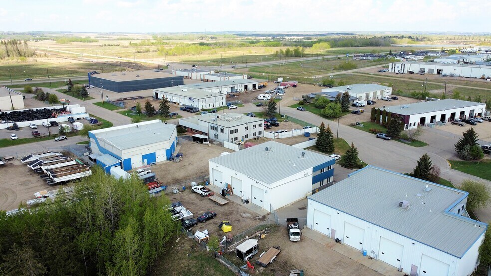 More Photos Of 8121 49 Ave Close, Red Deer Service For Sale