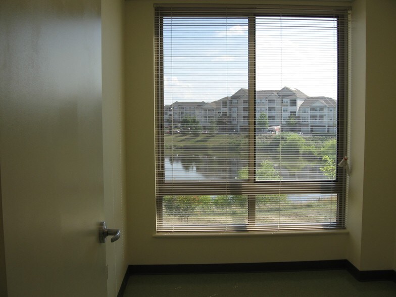 More Photos Of 44355 Premier Plaza, Ashburn Office For Sale