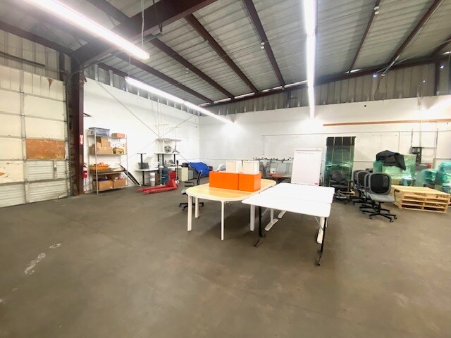 More Photos Of 9700 Almeda Genoa Rd, Houston Flex For Lease