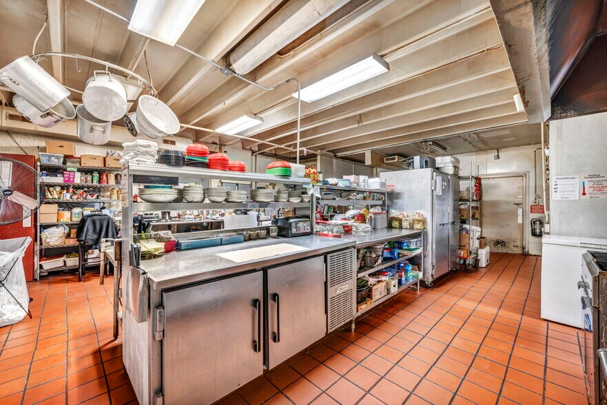 More Photos Of 5348 E Lake Rd, Sheffield Lake Restaurant For Sale