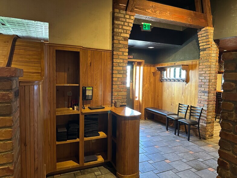 More Photos Of 753 Horizon Ct, Grand Junction Restaurant For Sale