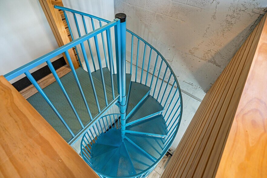 More Photos Of 3305 SW 37th Ave, Miami Office For Sale