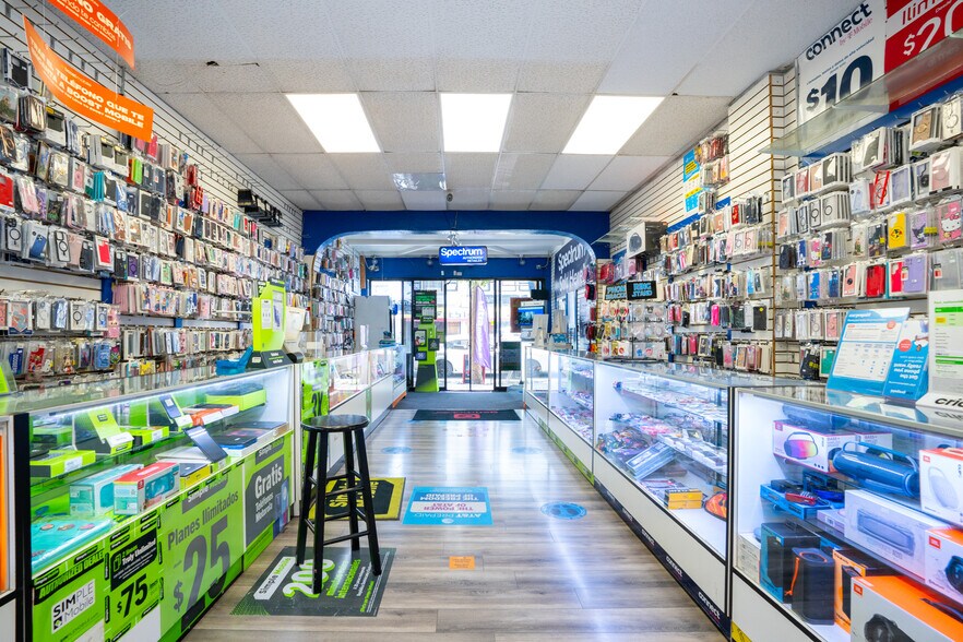 More Photos Of 1107-1117 N Western Ave, Los Angeles Storefront Retail Office For Sale