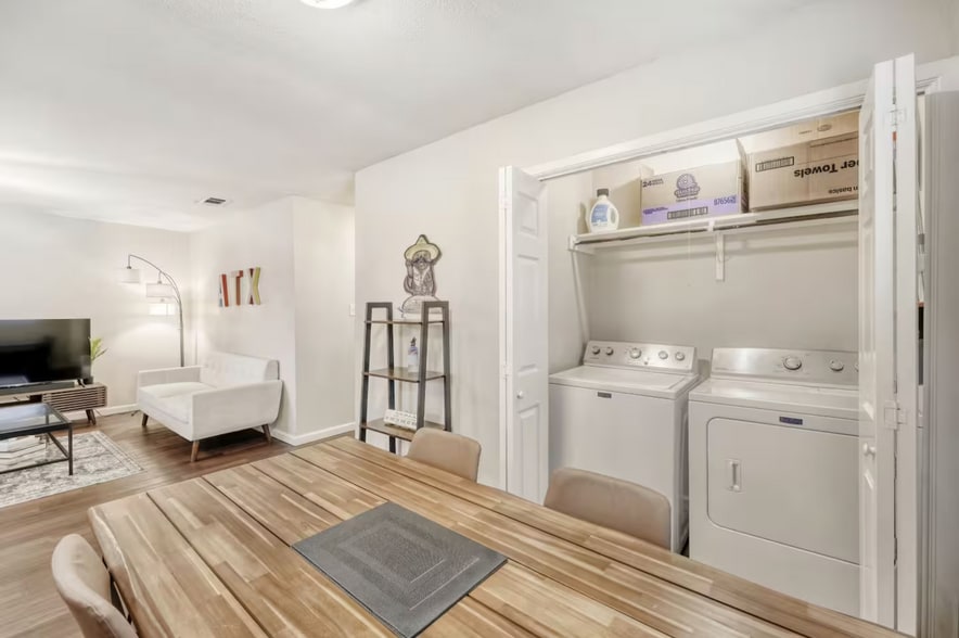 More Photos Of 4903 Merritt Cir, Austin Multifamily For Sale