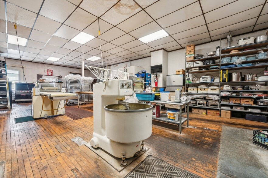 More Photos Of 615 Ligonier St, Latrobe Restaurant For Sale