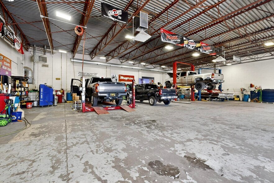 More Photos Of 2105 Aztec Rd NE, Albuquerque Warehouse For Sale