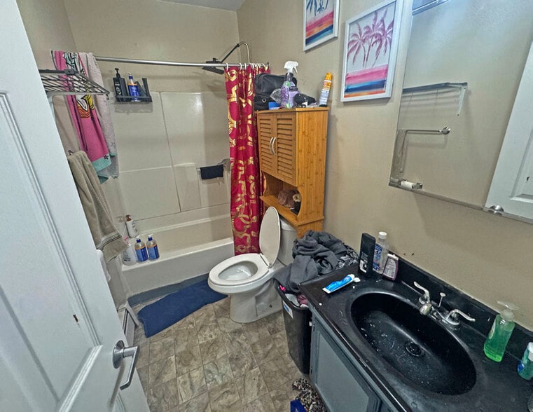 More Photos Of 91-99 Silver St, New Britain Apartments For Sale