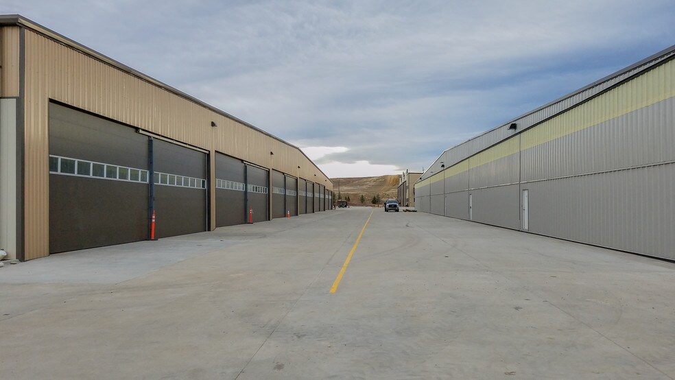 More Photos Of 3000 Airport Dr, Erie Flex For Sale