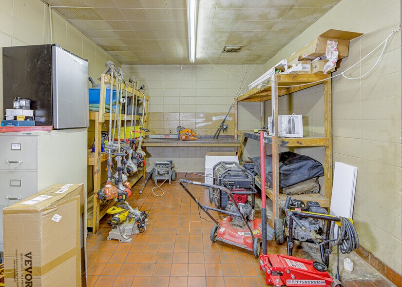 More Photos Of 3412 Washington St, Vicksburg Freestanding For Sale