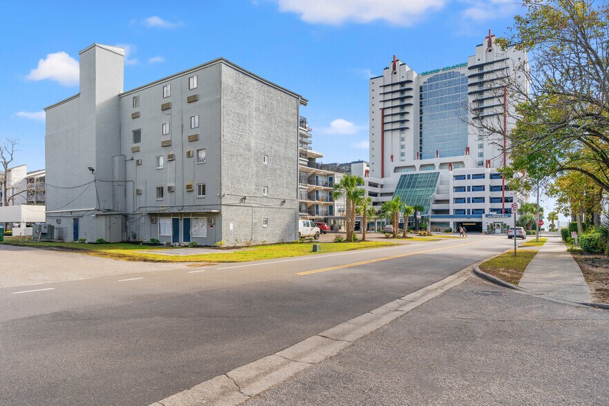 More Photos Of 2010 S Ocean Blvd, Myrtle Beach Apartments For Sale