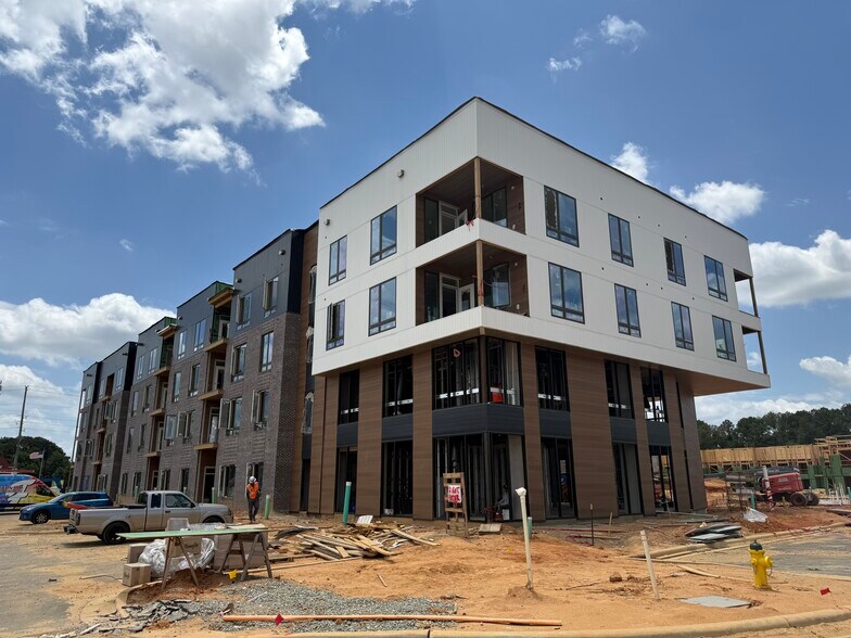 More Photos Of 1160 Jackson Forge Pky, Fayetteville Unknown For Lease
