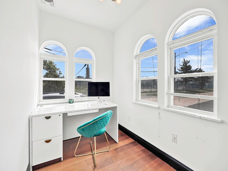 More Photos Of 2041 Park St, Atlantic Beach Loft Creative Space For Lease