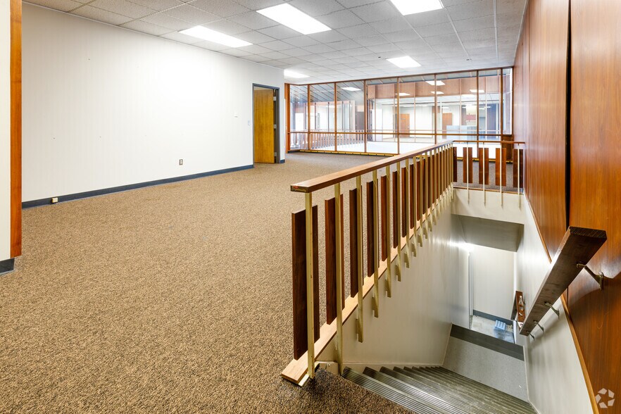 More Photos Of 35150 W Michigan Ave, Wayne Bank For Sale