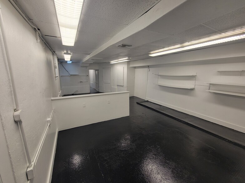 More Photos Of 2893 Edison Ave, Jacksonville Storefront Retail Office For Lease