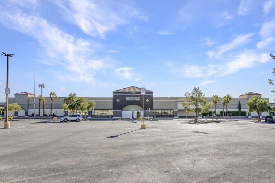 More Photos Of 4400-4530 N Rancho Dr, Las Vegas Unknown For Lease