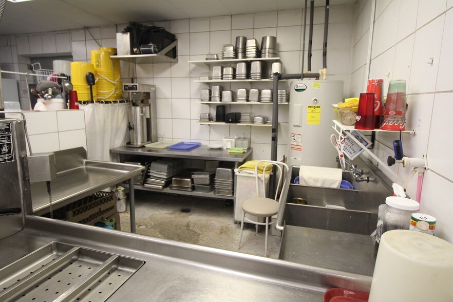 More Photos Of 2616 US Highway 19, Holiday Restaurant For Sale