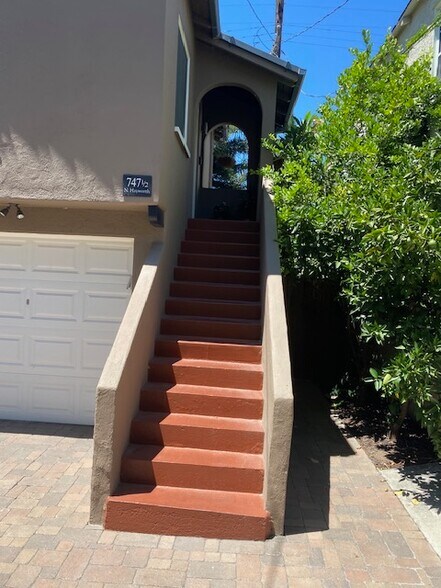 More Photos Of 745 N Hayworth Ave, Los Angeles Apartments For Sale