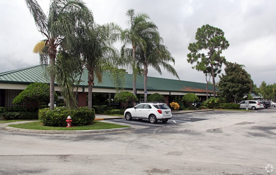 More Photos Of 4525 140th Ave N, Clearwater Loft Creative Space For Lease