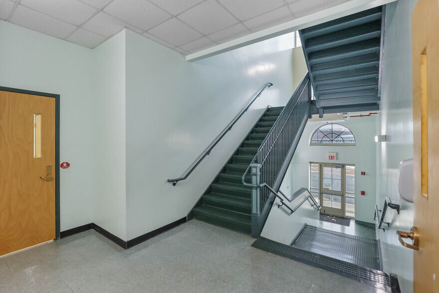 More Photos Of 651 Norwich Rd, Plainfield Schools For Sale