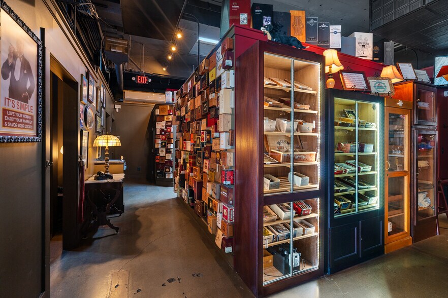 More Photos Of 81 Coxe Ave, Asheville Storefront Retail Office For Lease