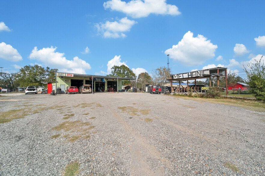 More Photos Of 22725 Lost Lake Dr, New Caney Light Distribution For Sale
