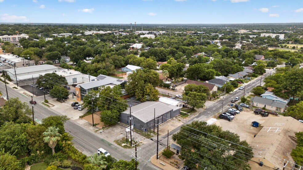 More Photos Of 4721 McCullough Ave, Olmos Park Warehouse For Lease