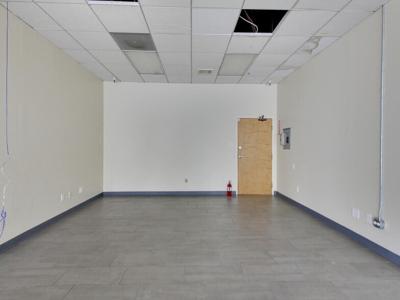 More Photos Of 1398 Valencia St, San Francisco Storefront Retail Residential For Lease